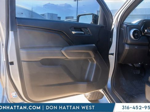 Used 2023 Chevrolet Colorado LT w/ LT Convenience Package image 12