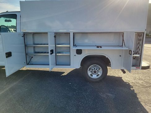 New 2025 GMC Savana 3500 w/ Power Convenience Package image 14