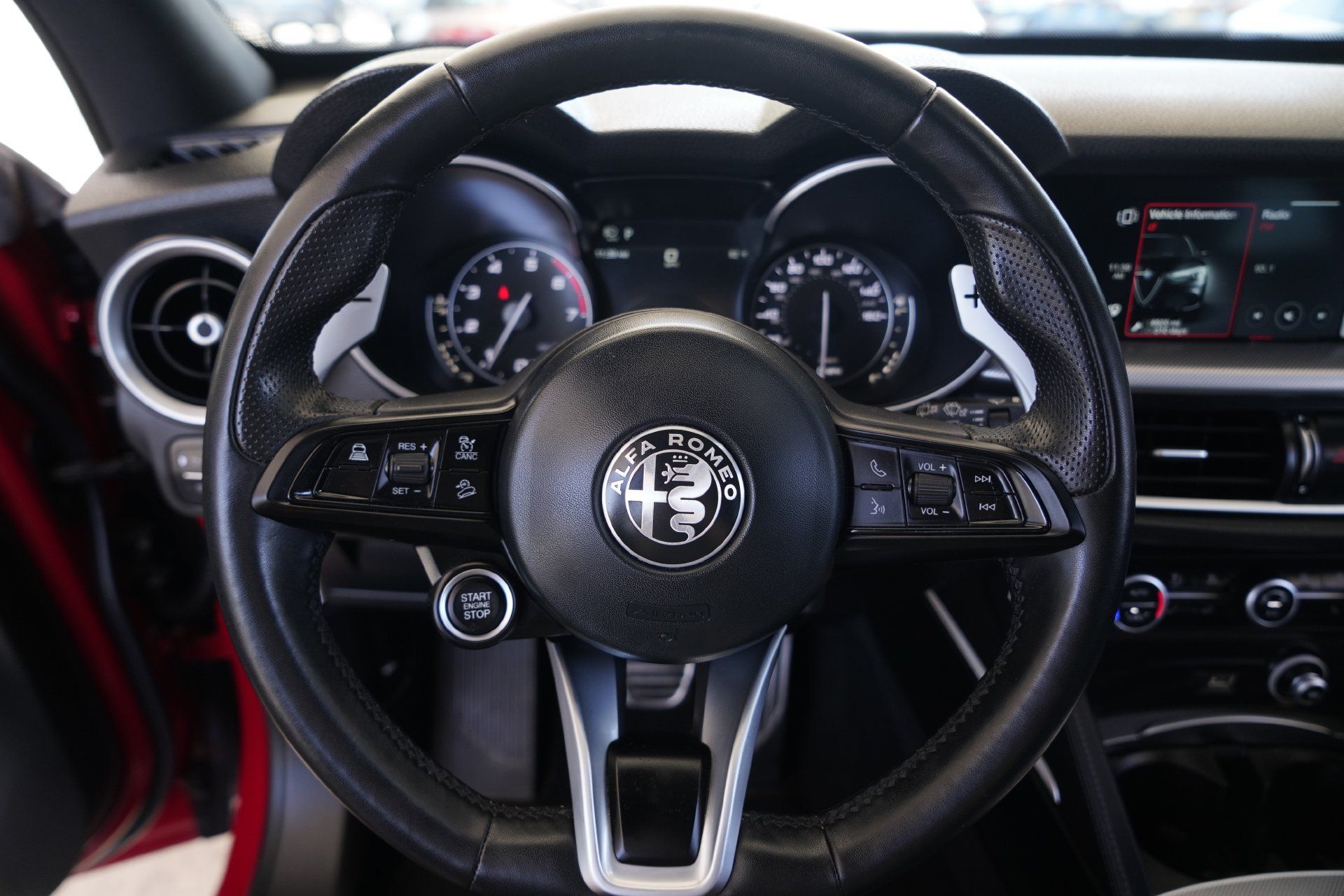 Used 2023 Alfa Romeo Stelvio Veloce AWD/4WD image 15