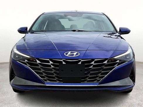 Used 2023 Hyundai Elantra Limited w/ Cargo Package image 5