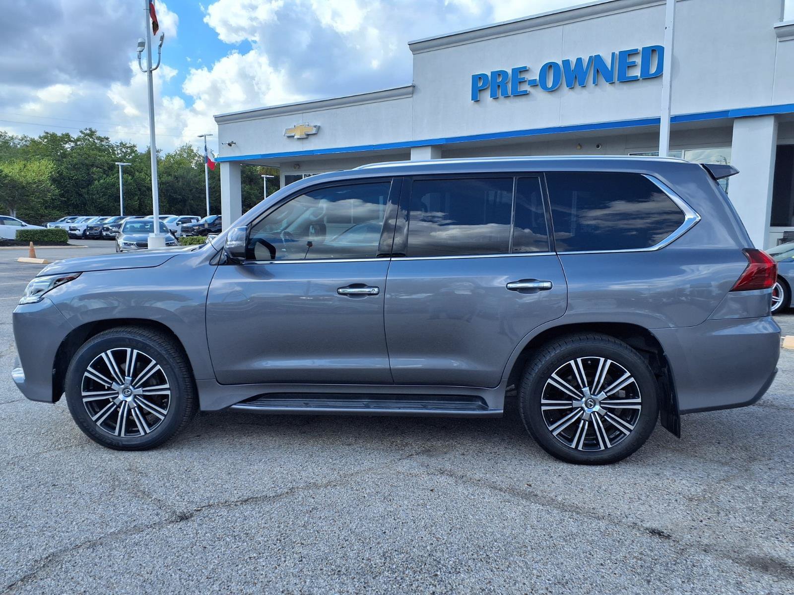 Used 2018 Lexus LX 570 4WD w/ Luxury Package image 24