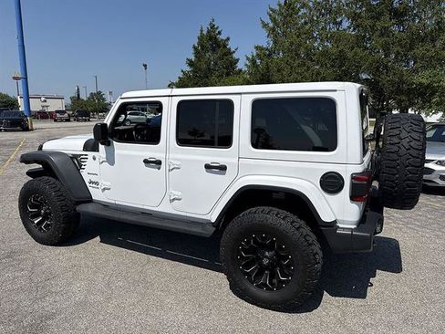Used 2018 Jeep Wrangler Unlimited Sahara w/ Dual Top Group AWD/4WD image 55