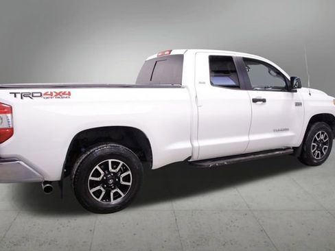Used 2017 Toyota Tundra SR5 image 6