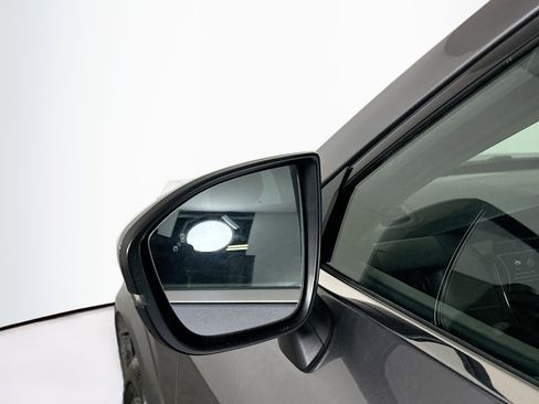 Used 2025 Nissan Pathfinder SV image 16