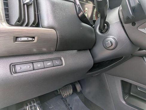 Used 2025 Nissan Pathfinder Platinum w/ Cargo Package image 16