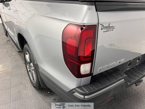 Used 2017 Honda Ridgeline RTL-E image 12