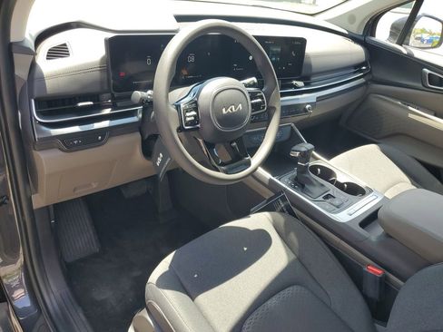New 2026 Kia Carnival LX FWD image 6