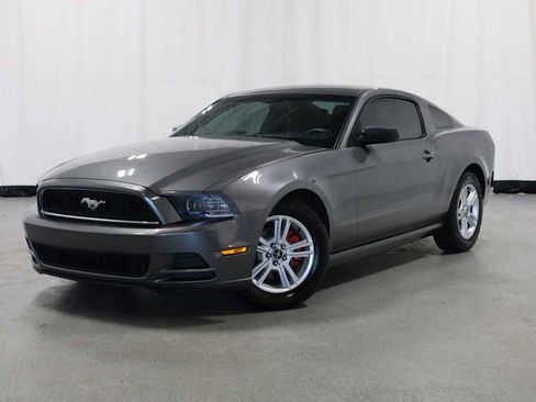 Used 2014 Ford Mustang Coupe RWD image 1