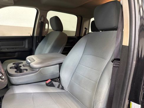 Used 2018 RAM 2500 Tradesman w/ Chrome Appearance Group image 16