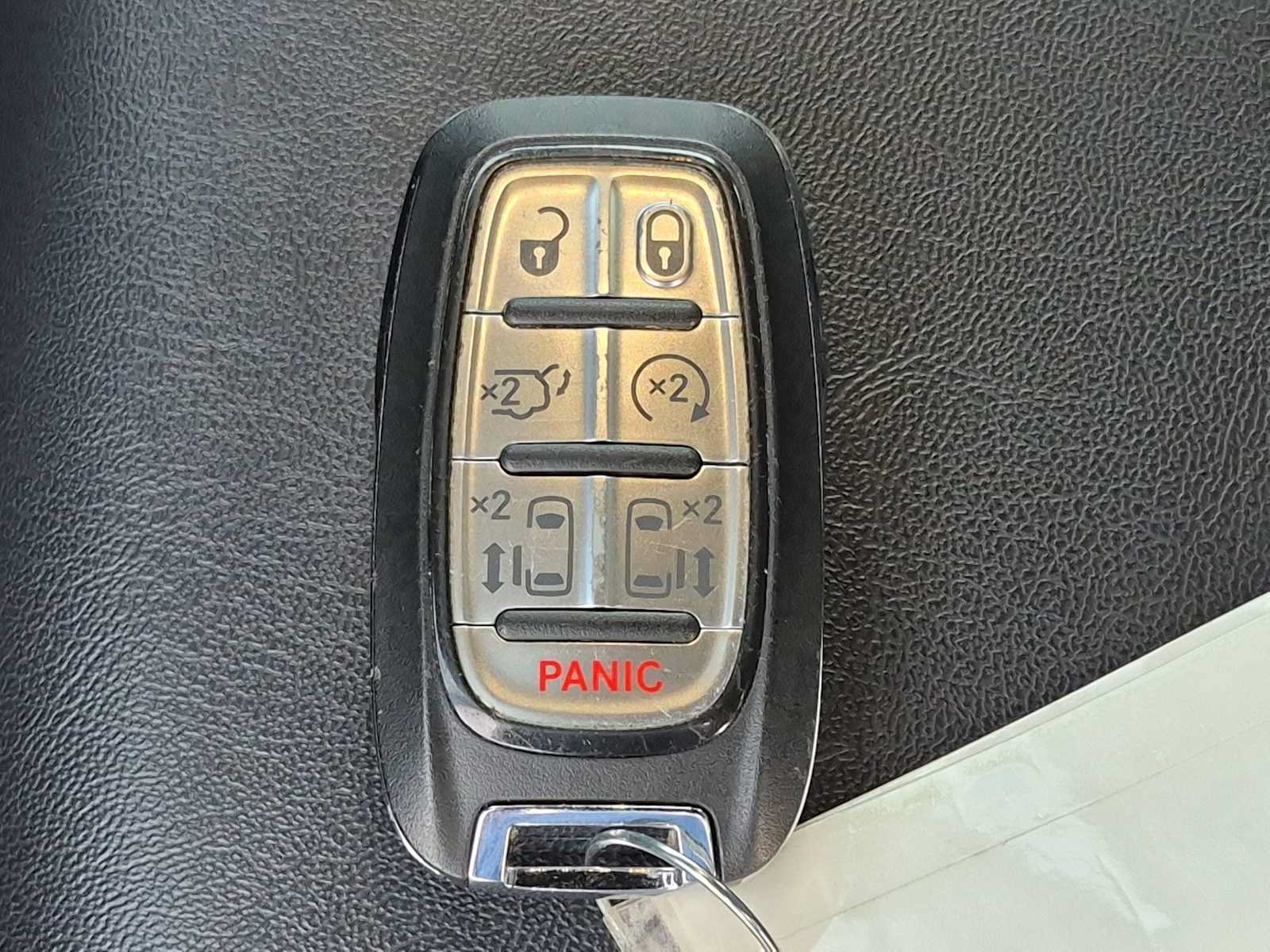Used 2026 Chrysler Pacifica Select FWD image 32