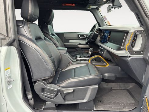 Used 2023 Ford Bronco Badlands image 10