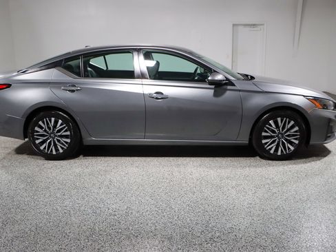 Used 2023 Nissan Altima 2.5 SV image 6