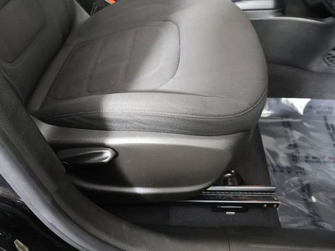 Used 2018 Jeep Renegade Latitude image 28