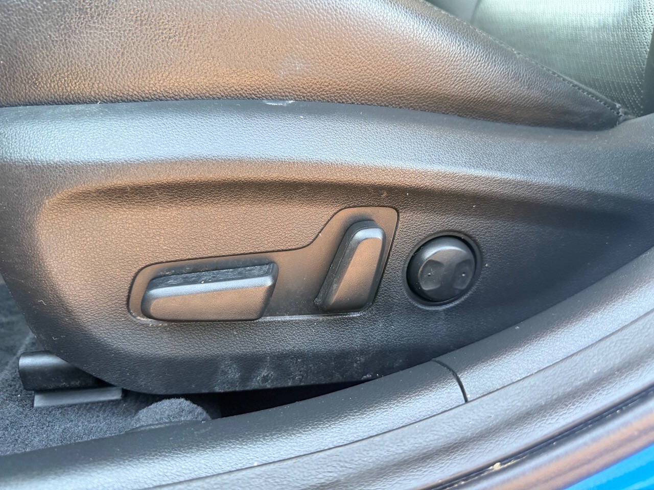 Used 2017 Hyundai Elantra Limited FWD image 22