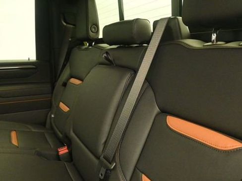 Used 2025 GMC Sierra 2500 AT4 w/ AT4 Premium Plus Package AWD/4WD image 12
