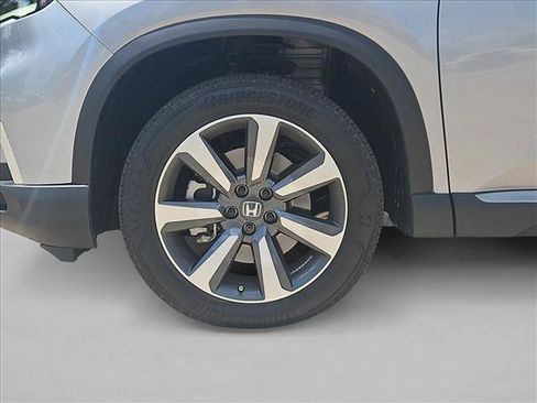 Used 2025 Honda Pilot Elite image 21