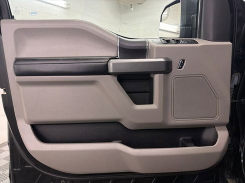 Used 2016 Ford F150 XLT w/ Trailer Tow Package image 15