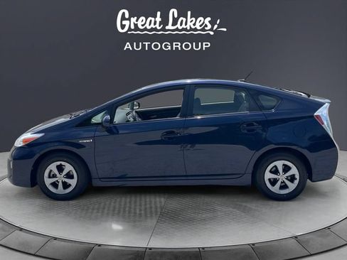 Used 2015 Toyota Prius Four FWD image 2