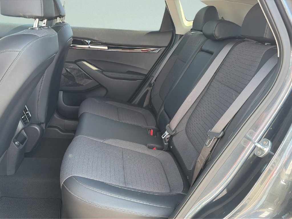 Used 2023 Kia Seltos S w/ Navigation Package FWD image 10