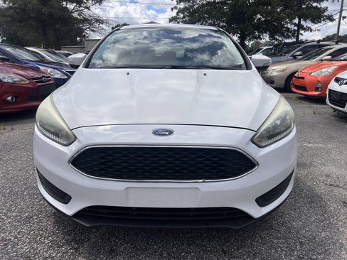 Used 2015 Ford Focus SE FWD image 3