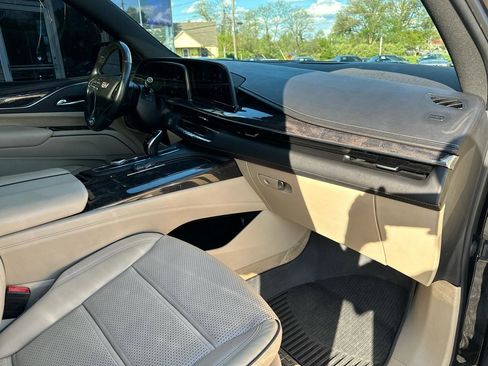 Used 2021 Cadillac Escalade Premium Luxury image 18