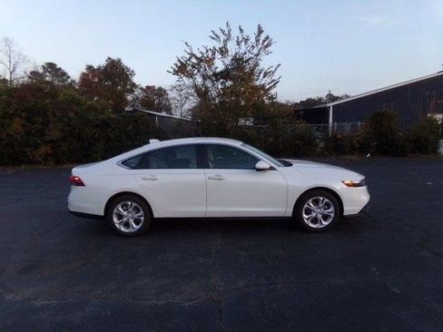New 2025 Honda Accord LX image 4