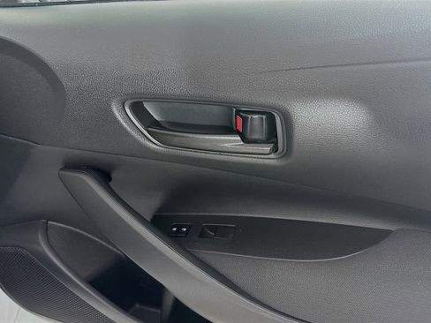 Used 2025 Toyota Corolla LE image 30