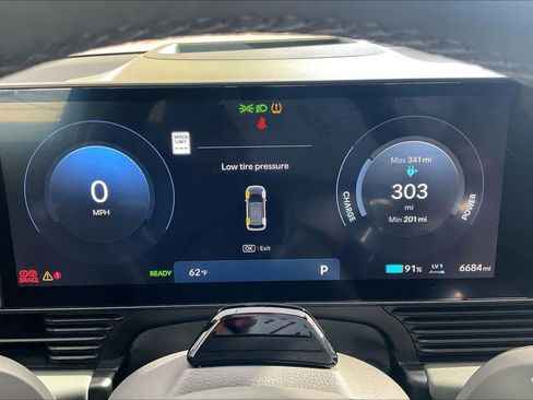 Used 2025 Hyundai Ioniq 5 Limited image 25