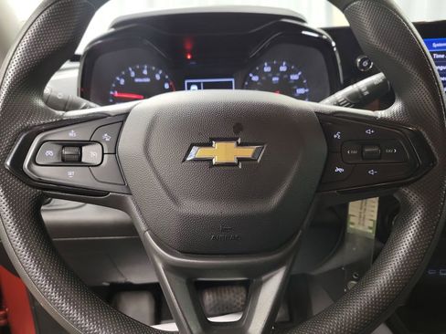 Used 2024 Chevrolet Trax LS w/ LS Convenience Package FWD image 17