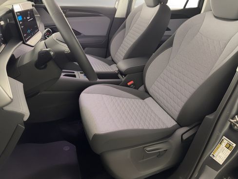 Used 2025 Volkswagen Tiguan S FWD image 5