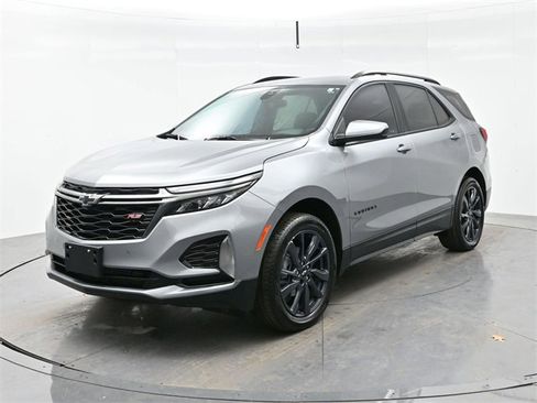 Used 2023 Chevrolet Equinox RS image 3