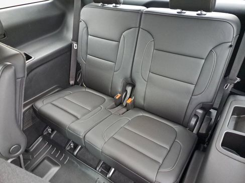 Certified 2022 GMC Acadia SLT w/ Technology Package image 13