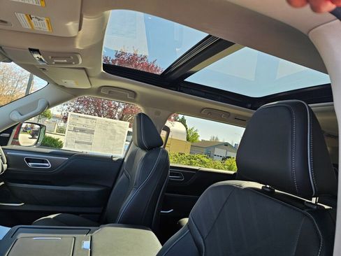 New 2025 INFINITI QX80 Luxe image 27