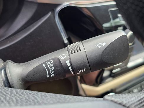 Used 2016 Toyota Corolla LE FWD image 41