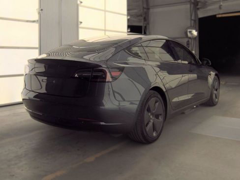 Used 2022 Tesla Model 3 Long Range AWD/4WD image 5