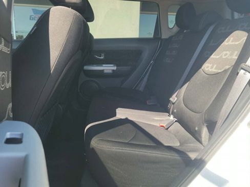 Used 2012 Kia Soul + w/ Audio Pkg FWD image 15