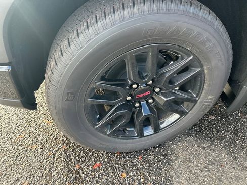 New 2026 GMC Sierra 1500 Elevation image 11