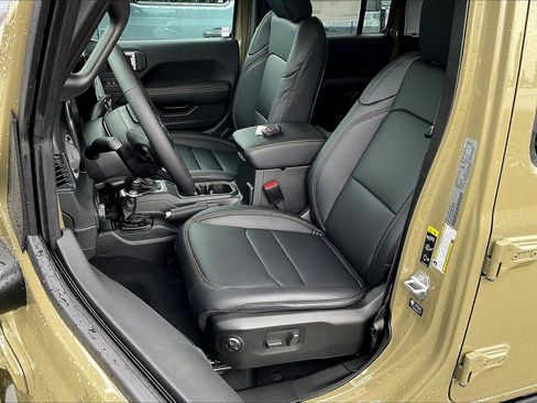 New 2025 Jeep Gladiator Sport AWD/4WD image 10
