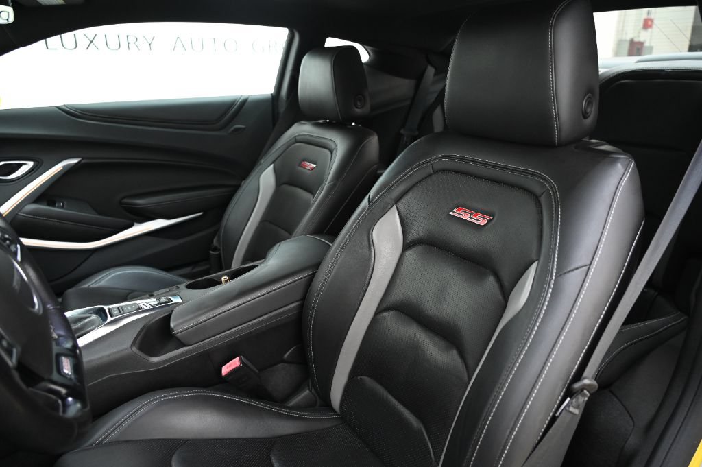 Used 2018 Chevrolet Camaro SS RWD image 21