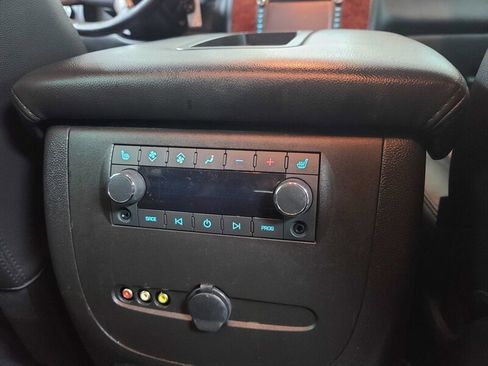 Used 2012 Chevrolet Suburban LTZ image 22