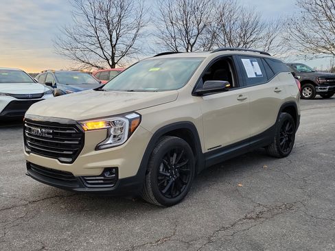 Used 2023 GMC Terrain SLT w/ Elevation Edition image 2