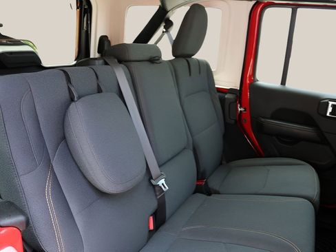 Used 2024 Jeep Wrangler Unlimited Sahara AWD/4WD image 17