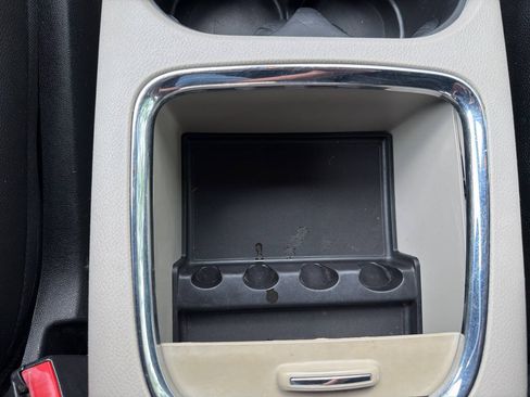 Used 2019 Dodge Grand Caravan SXT FWD image 36