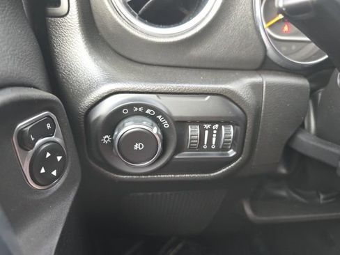 Used 2022 Jeep Wrangler Unlimited Sahara w/ Cold Weather Group image 21