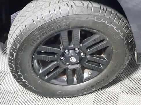 Used 2019 Toyota 4Runner Limited AWD/4WD image 18