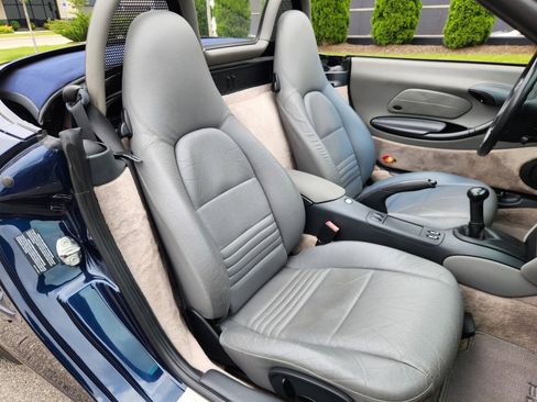Used 1999 Porsche Boxster RWD image 9