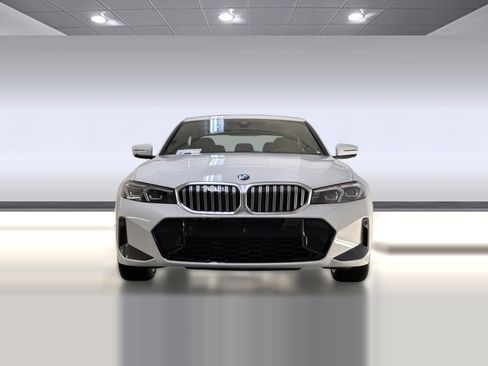 Used 2026 BMW 330i Sedan w/ M Sport Package RWD image 5