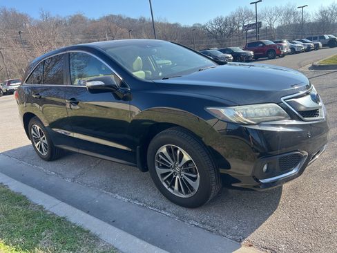 Used 2017 Acura RDX AWD w/ Advance Package image 3