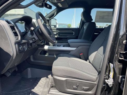 New 2026 RAM 3500 Big Horn AWD/4WD image 25