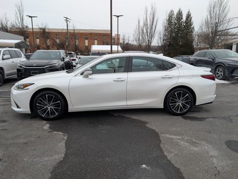 Certified 2025 Lexus ES 350 w/ Premium Package image 6